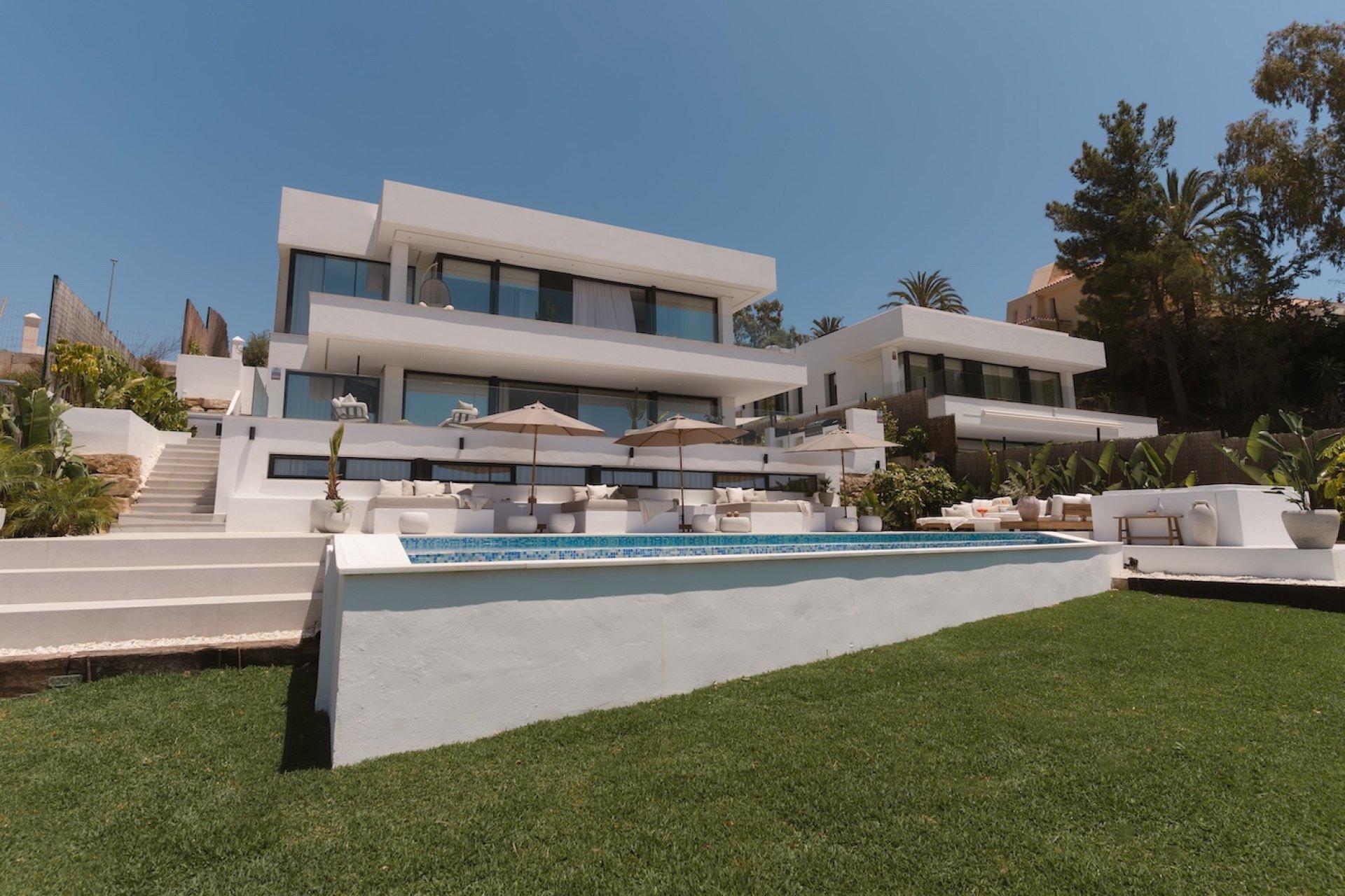 Resale - Villa -
Marbella - Nueva Andalucía
