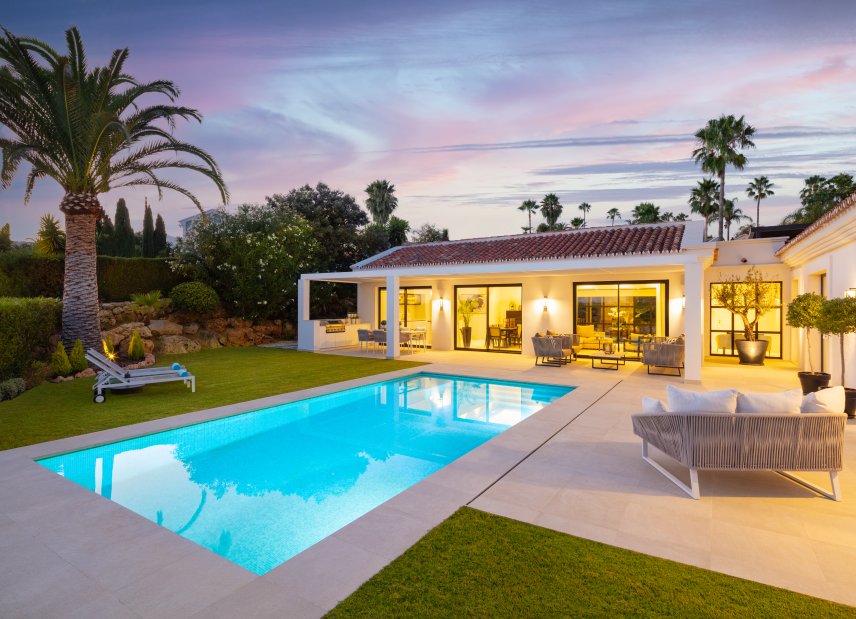 Resale - Villa -
Marbella - Nueva Andalucía