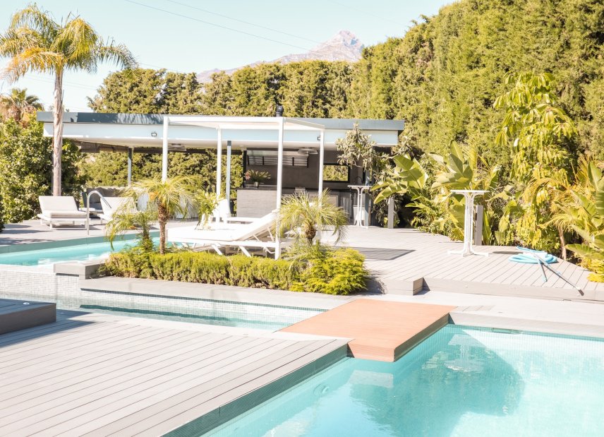 Resale - Villa -
Marbella - Nueva Andalucía