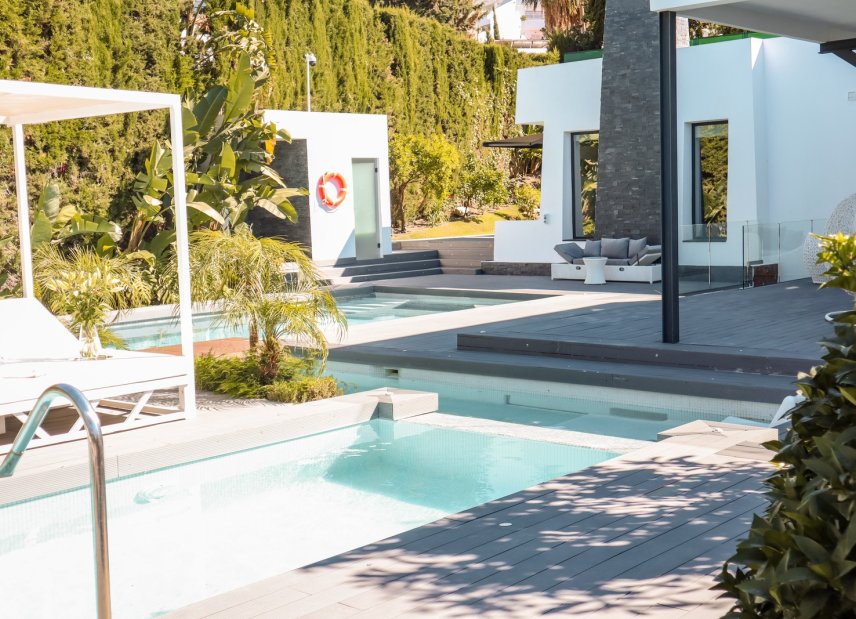Resale - Villa -
Marbella - Nueva Andalucía