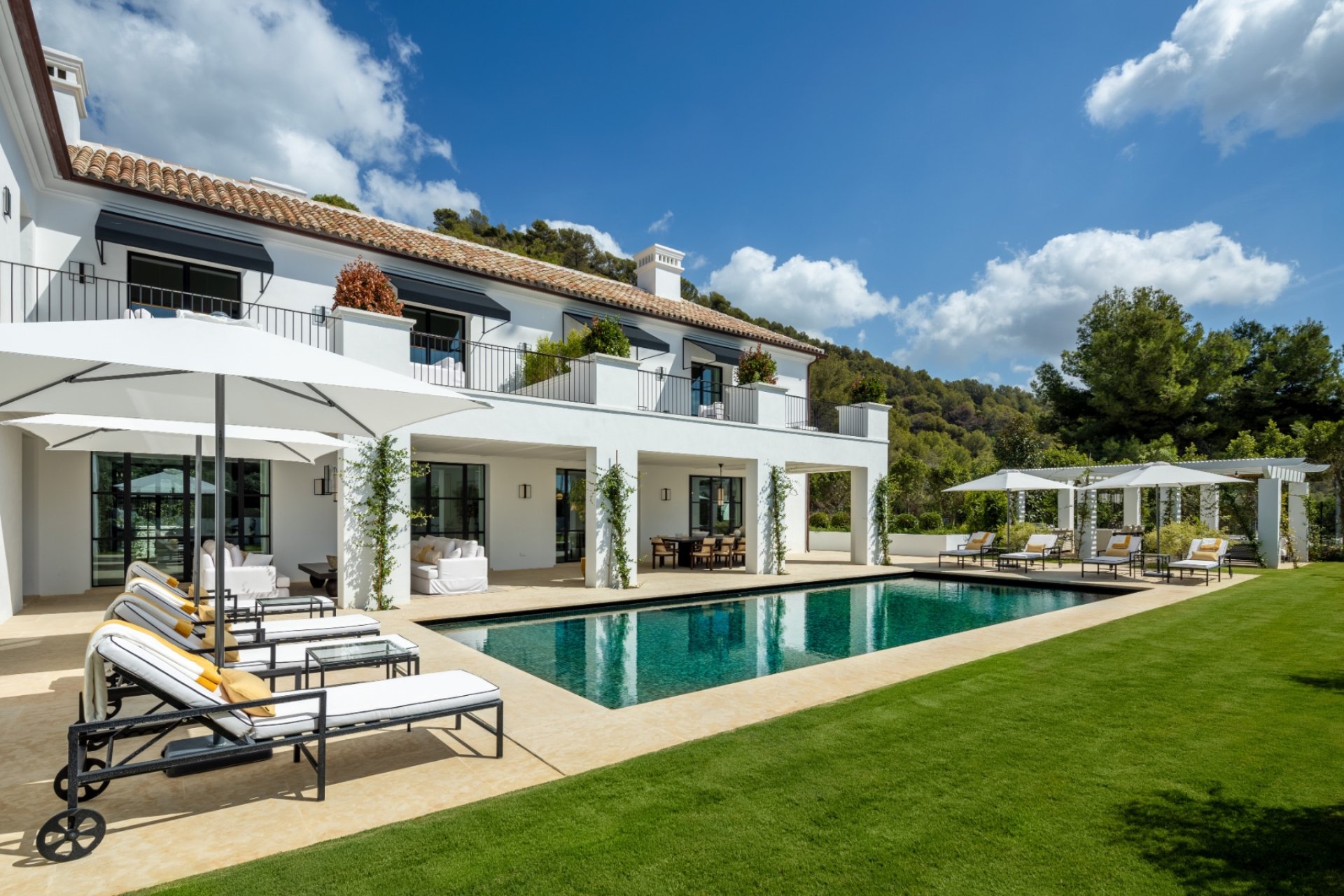 Resale - Villa -
Marbella - Sierra Blanca