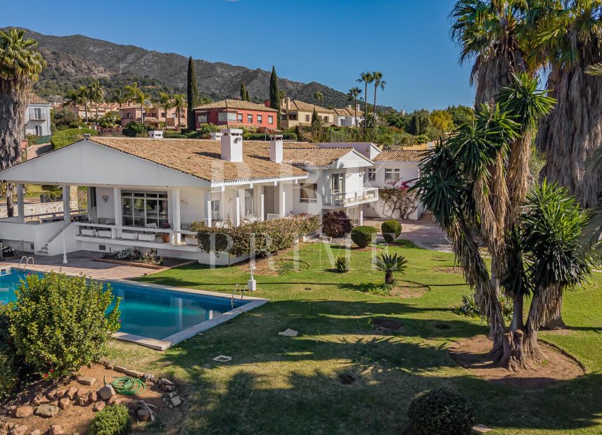 Resale - Villa -
Marbella