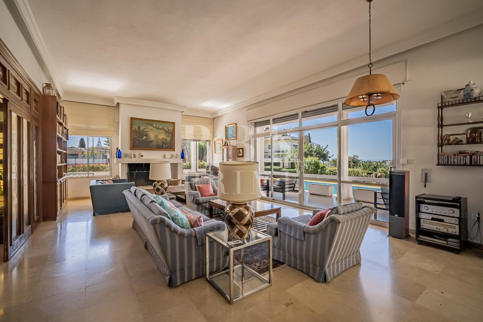 Resale - Villa -
Marbella