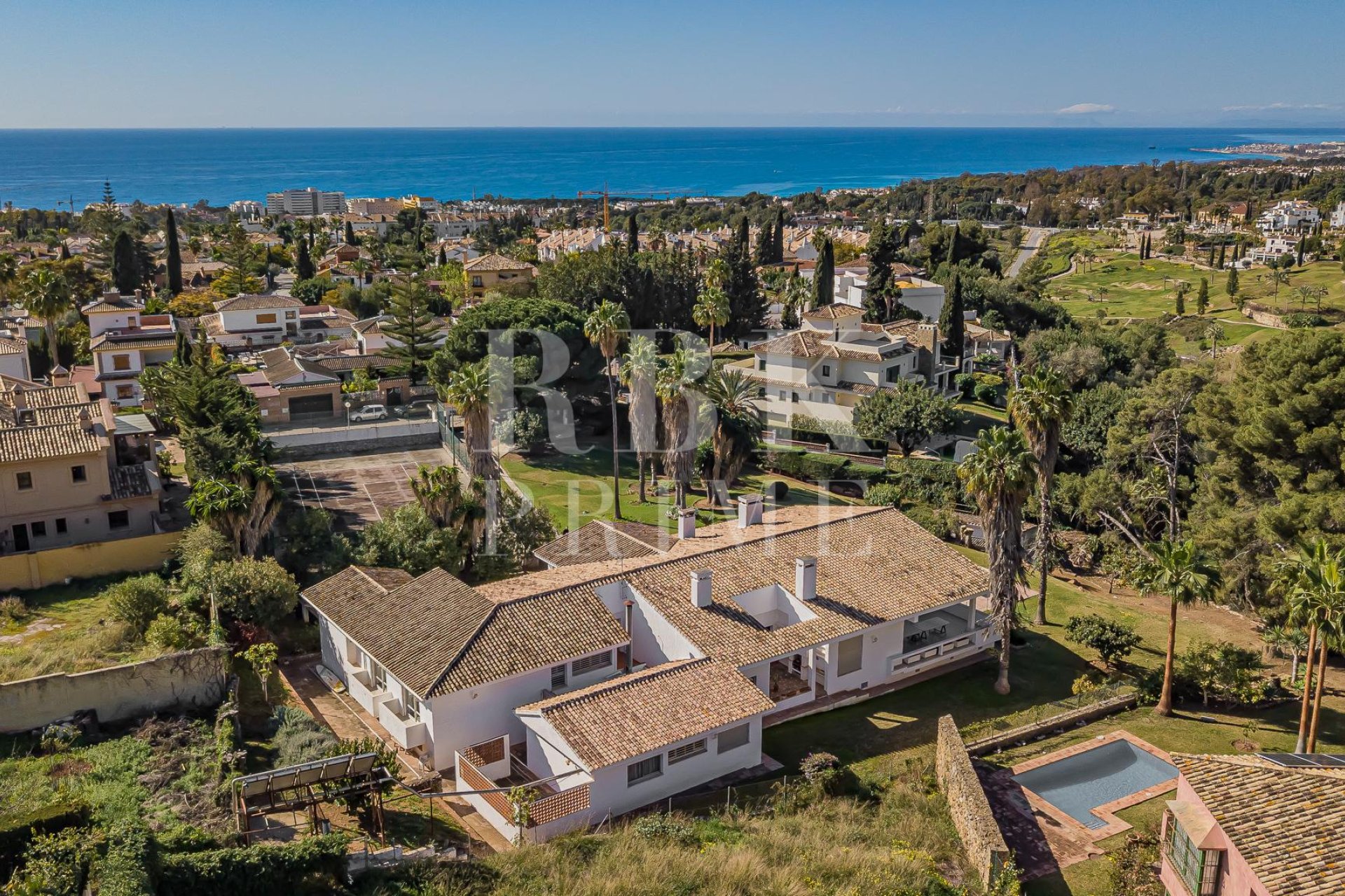 Resale - Villa -
Marbella