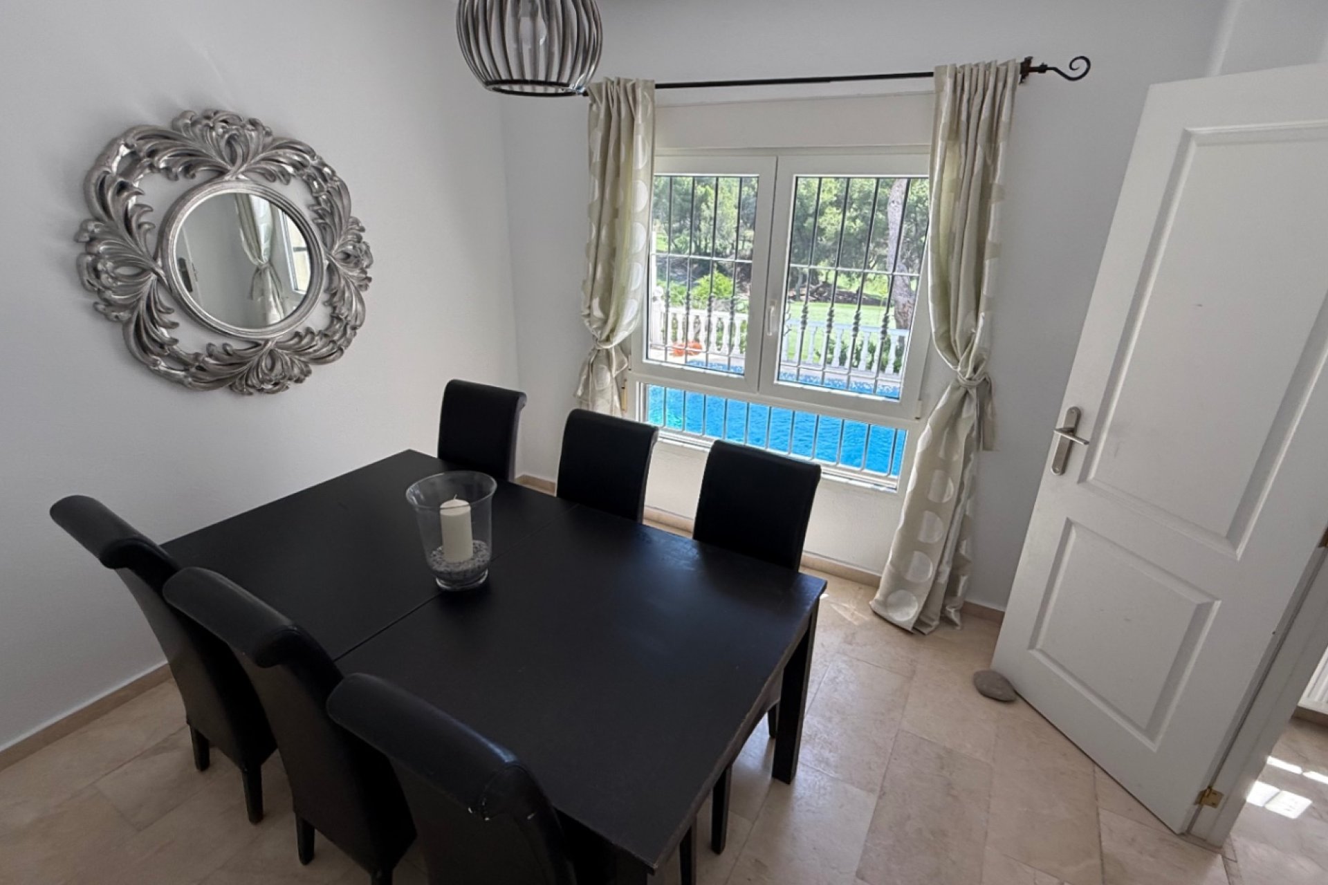 Resale - Villa -
Orihuela - Costa Blanca