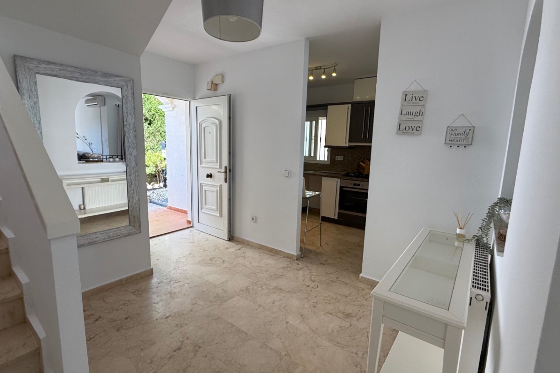 Resale - Villa -
Orihuela - Costa Blanca