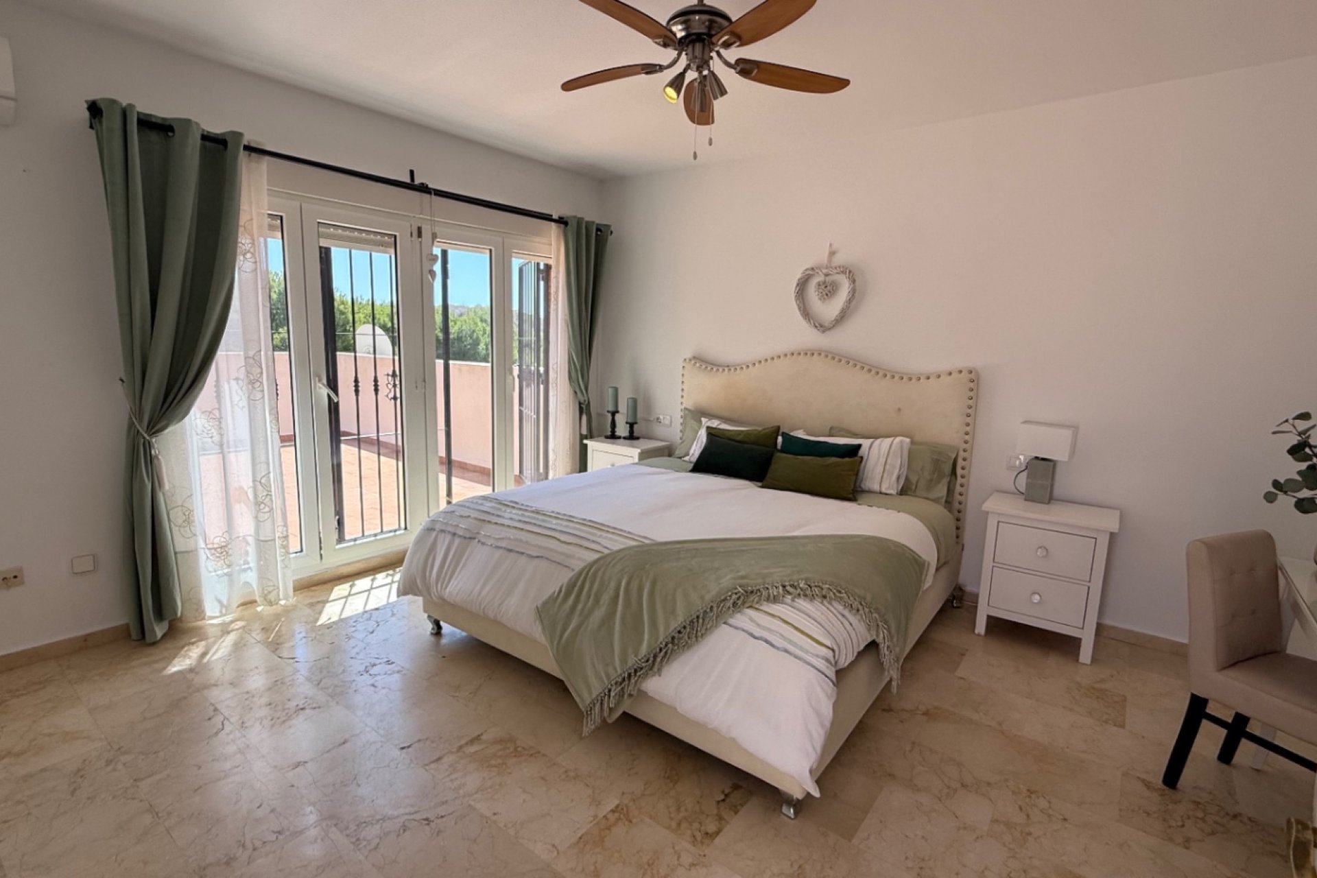 Resale - Villa -
Orihuela - Costa Blanca