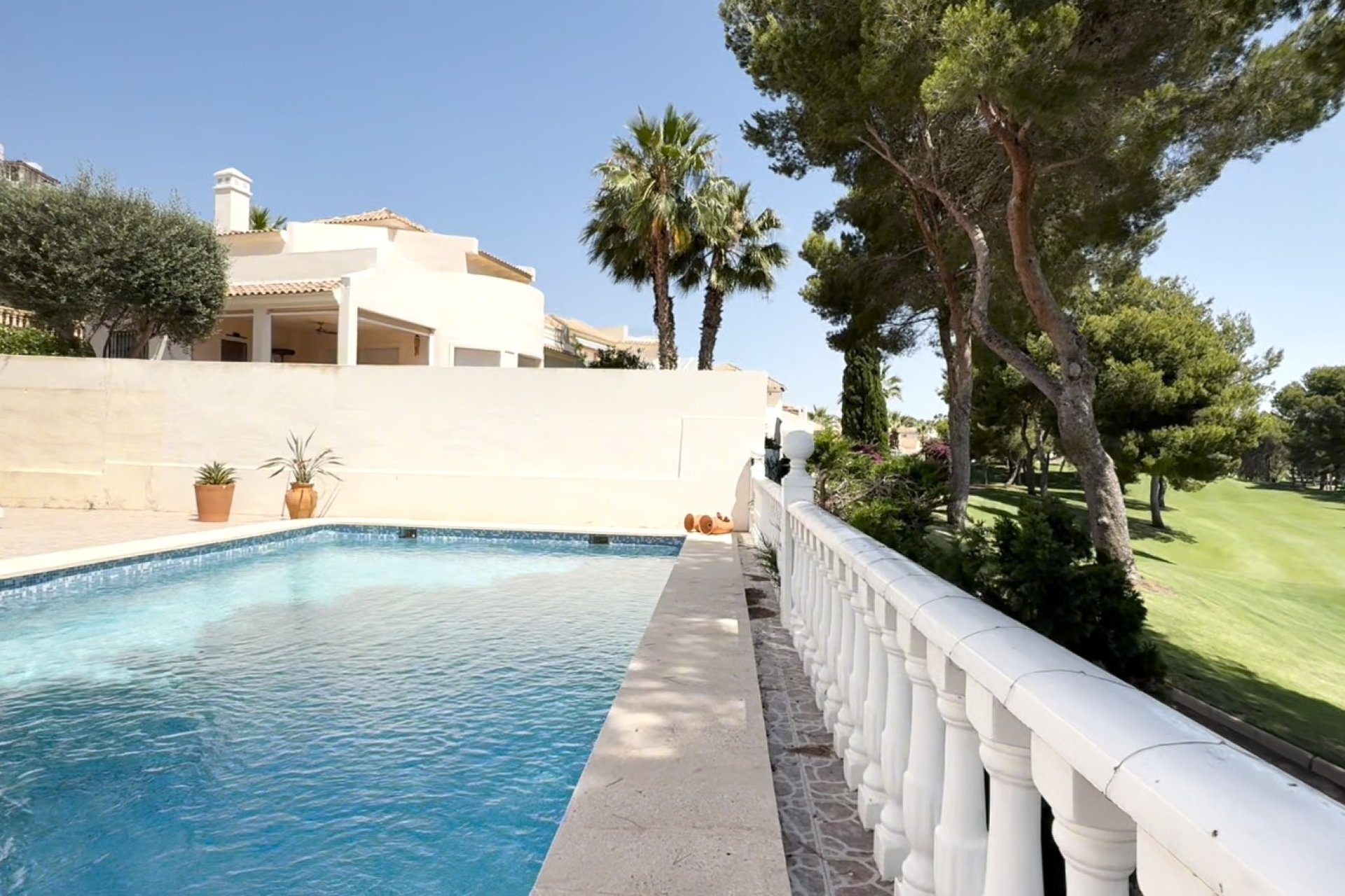 Resale - Villa -
Orihuela - Costa Blanca