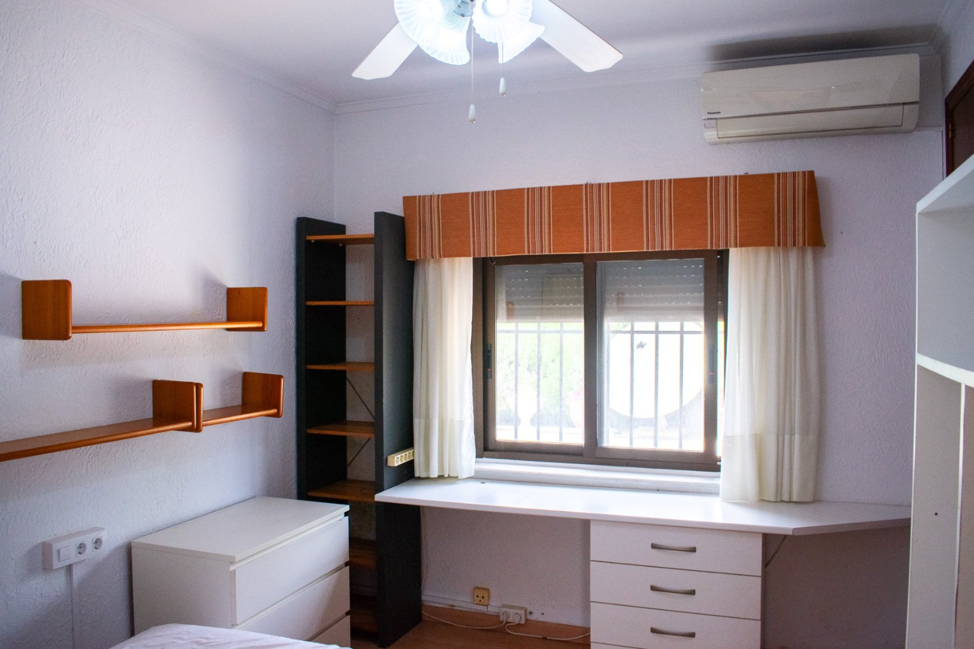 Resale - Villa -
Orihuela Costa - Cabo Roig