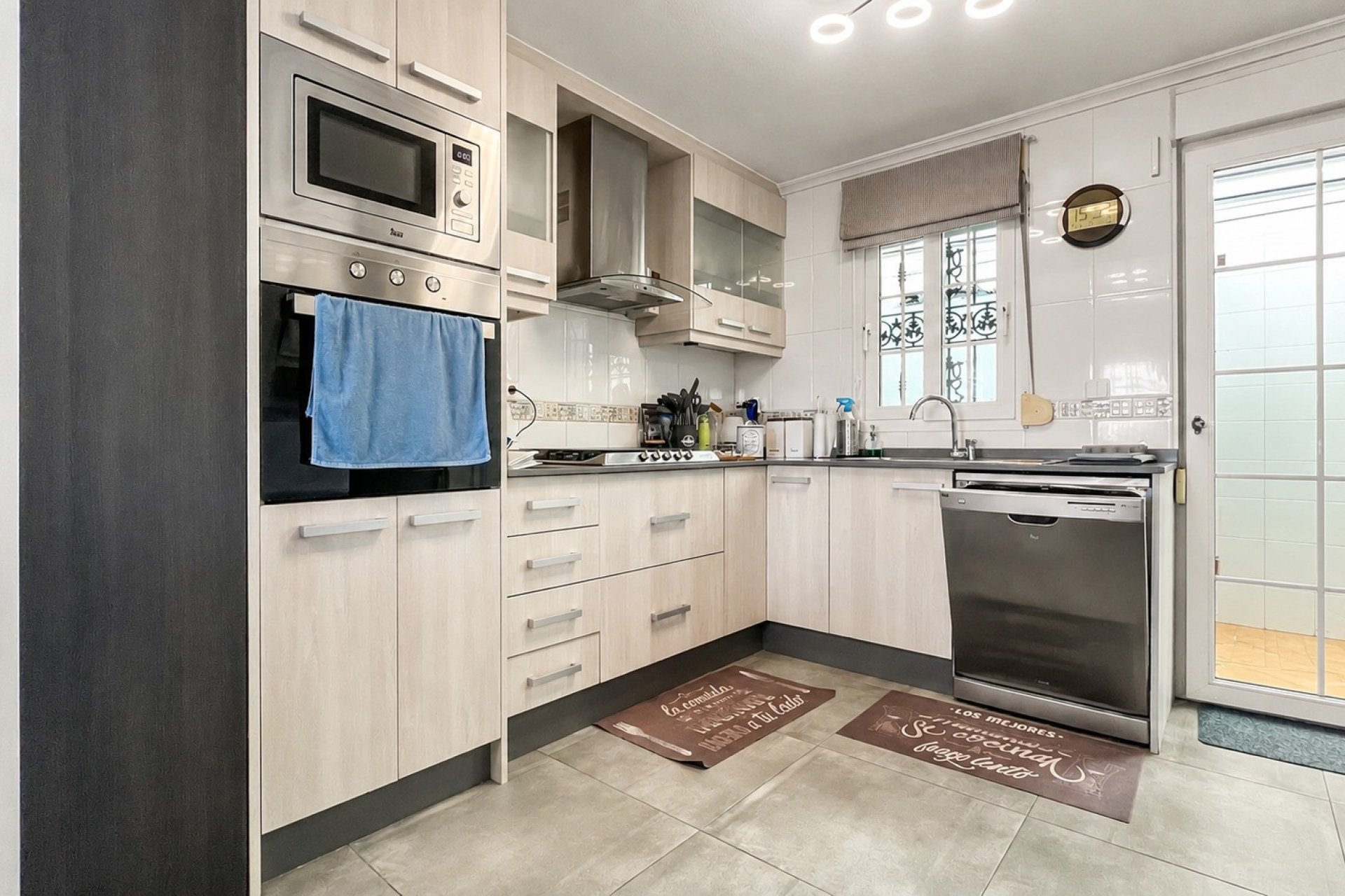 Resale - Villa -
Orihuela Costa - Los Dolses