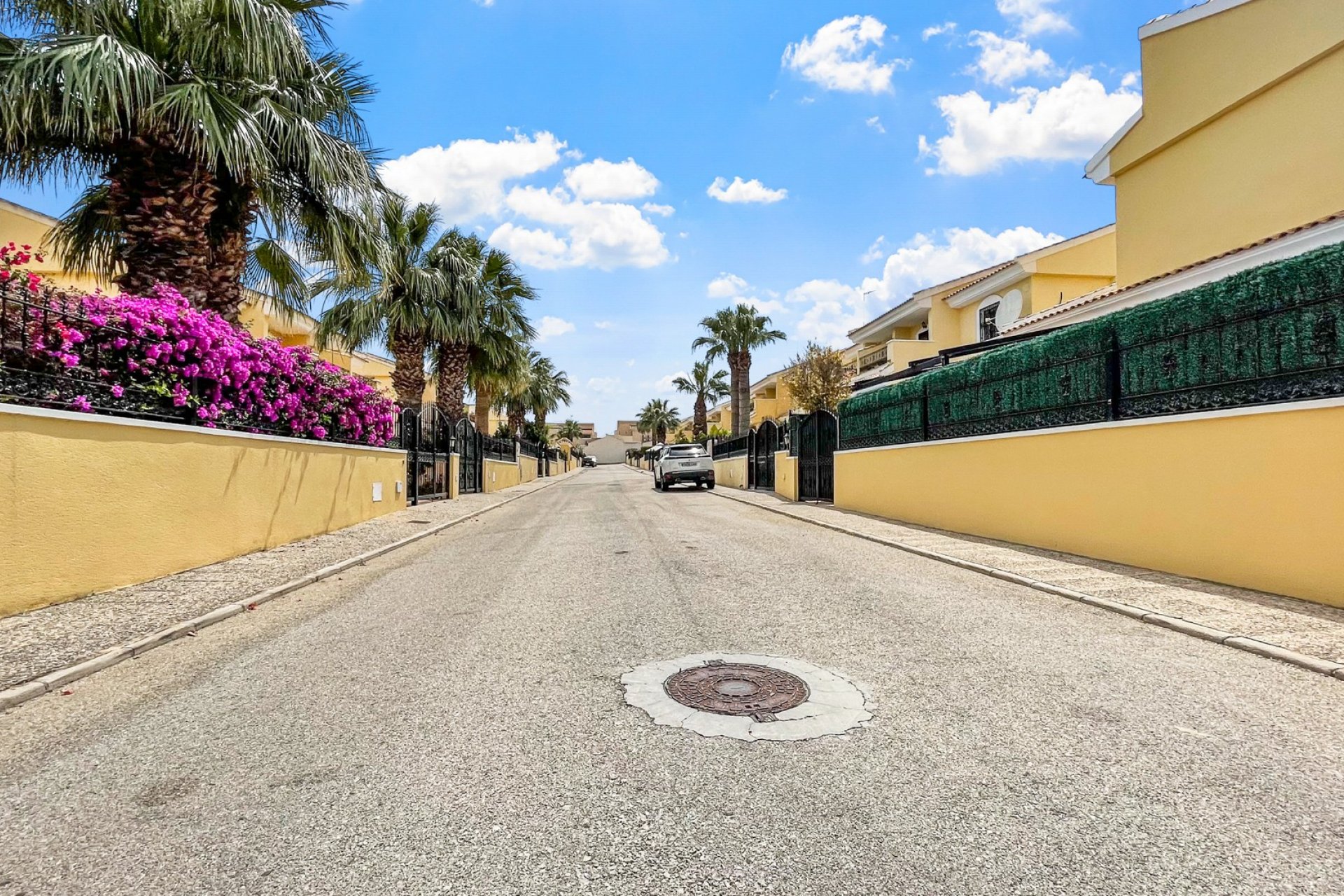 Resale - Villa -
Orihuela Costa - Los Dolses