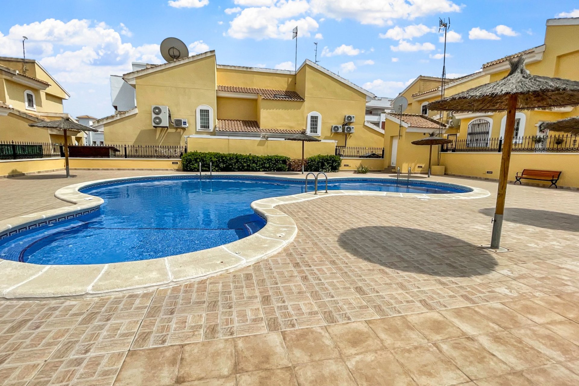 Resale - Villa -
Orihuela Costa - Los Dolses