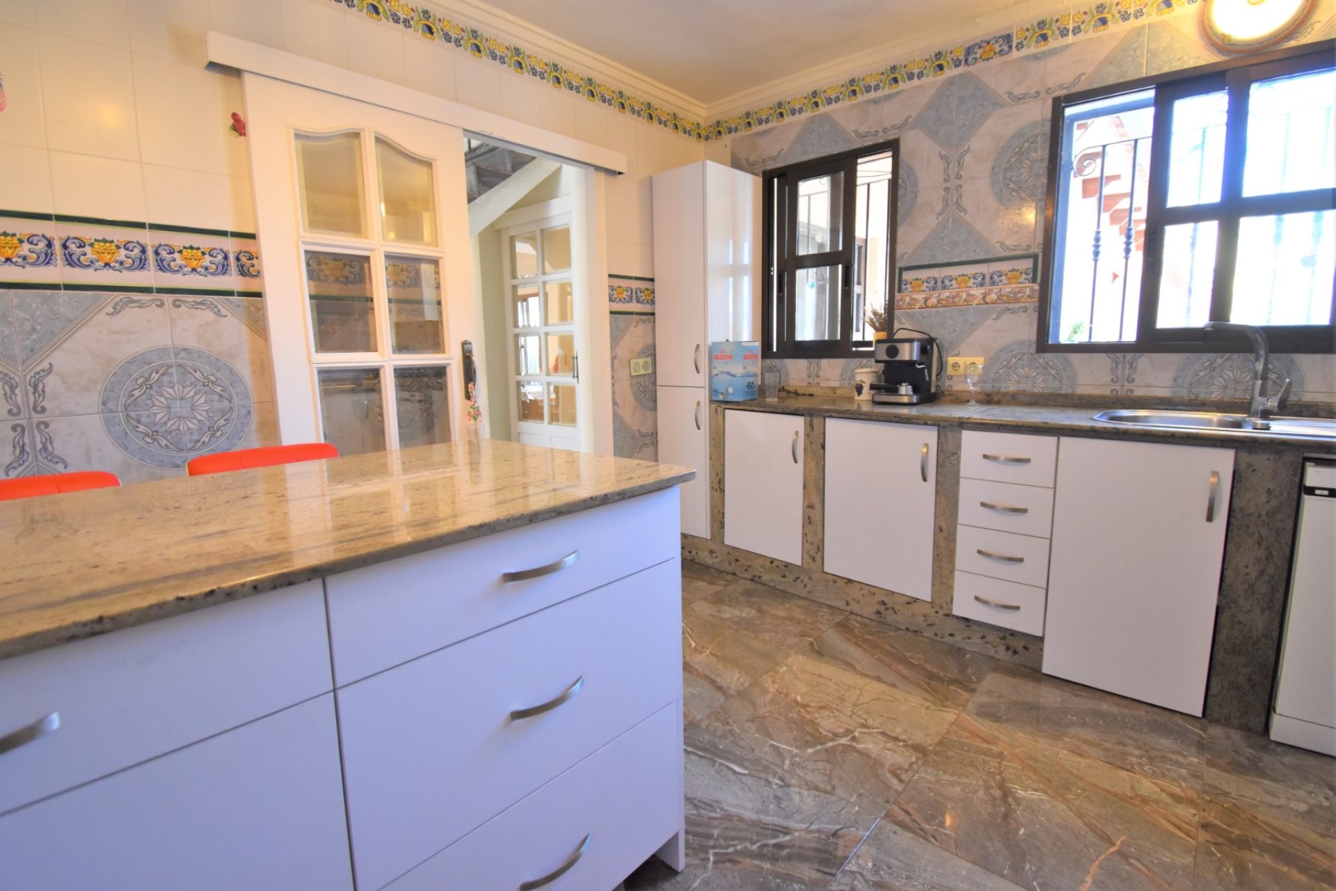 Resale - Villa -
Orihuela Costa - Villamartín