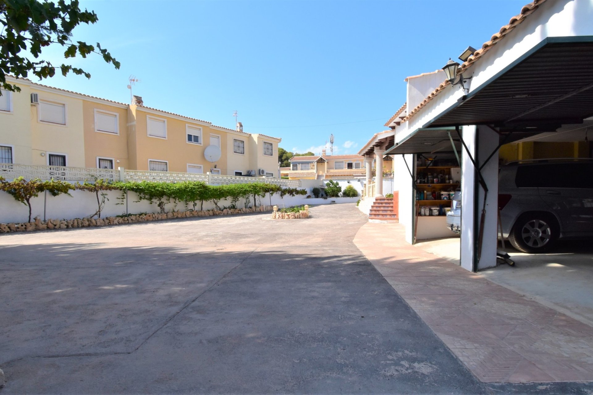 Resale - Villa -
Orihuela Costa - Villamartín