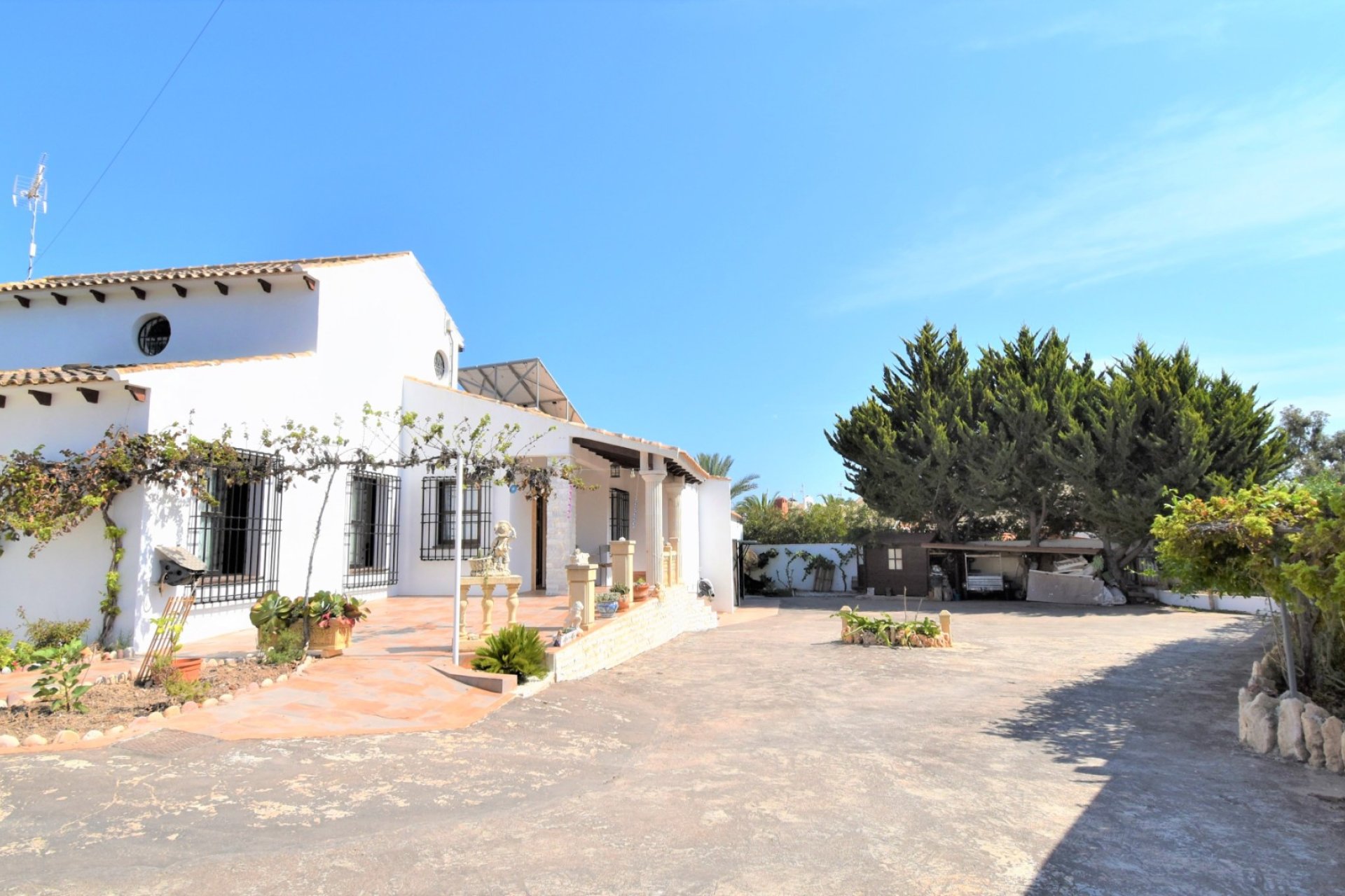 Resale - Villa -
Orihuela Costa - Villamartín