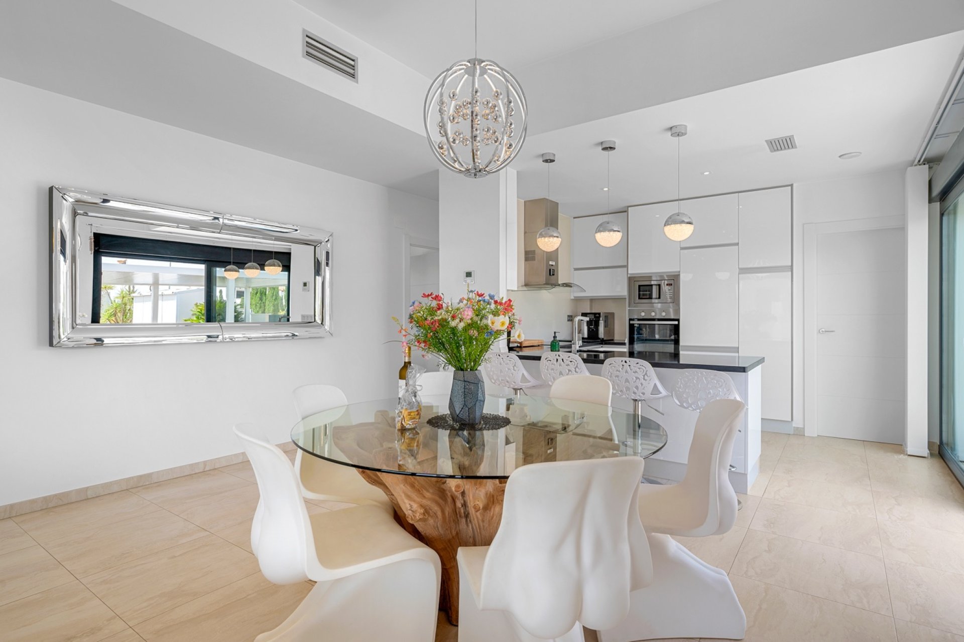 Resale - Villa -
Orihuela Costa - Villamartín