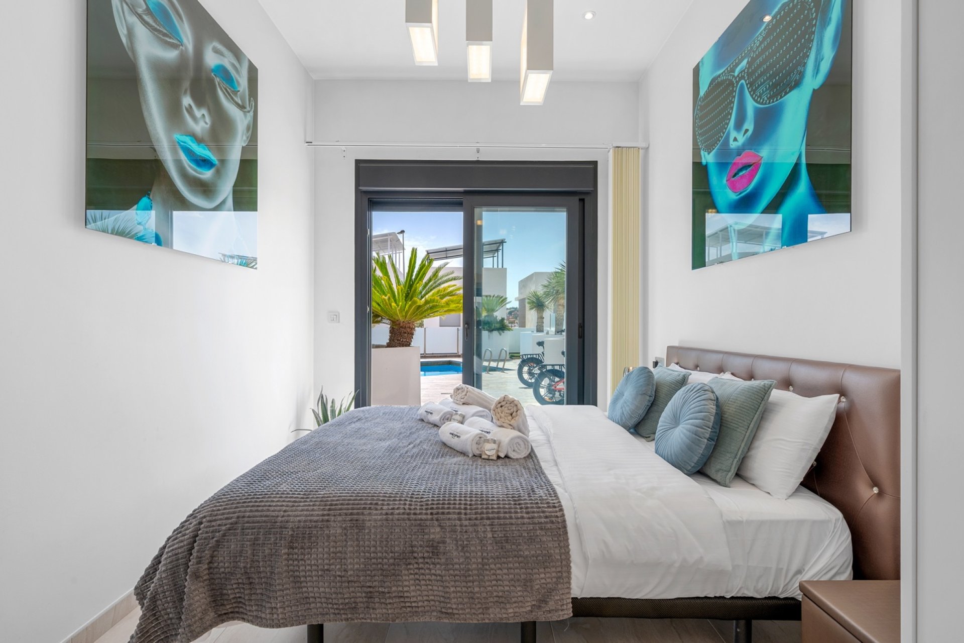 Resale - Villa -
Orihuela Costa - Villamartín