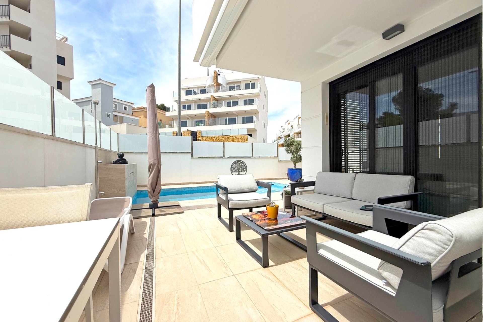 Resale - Villa -
Orihuela Costa - Villamartín