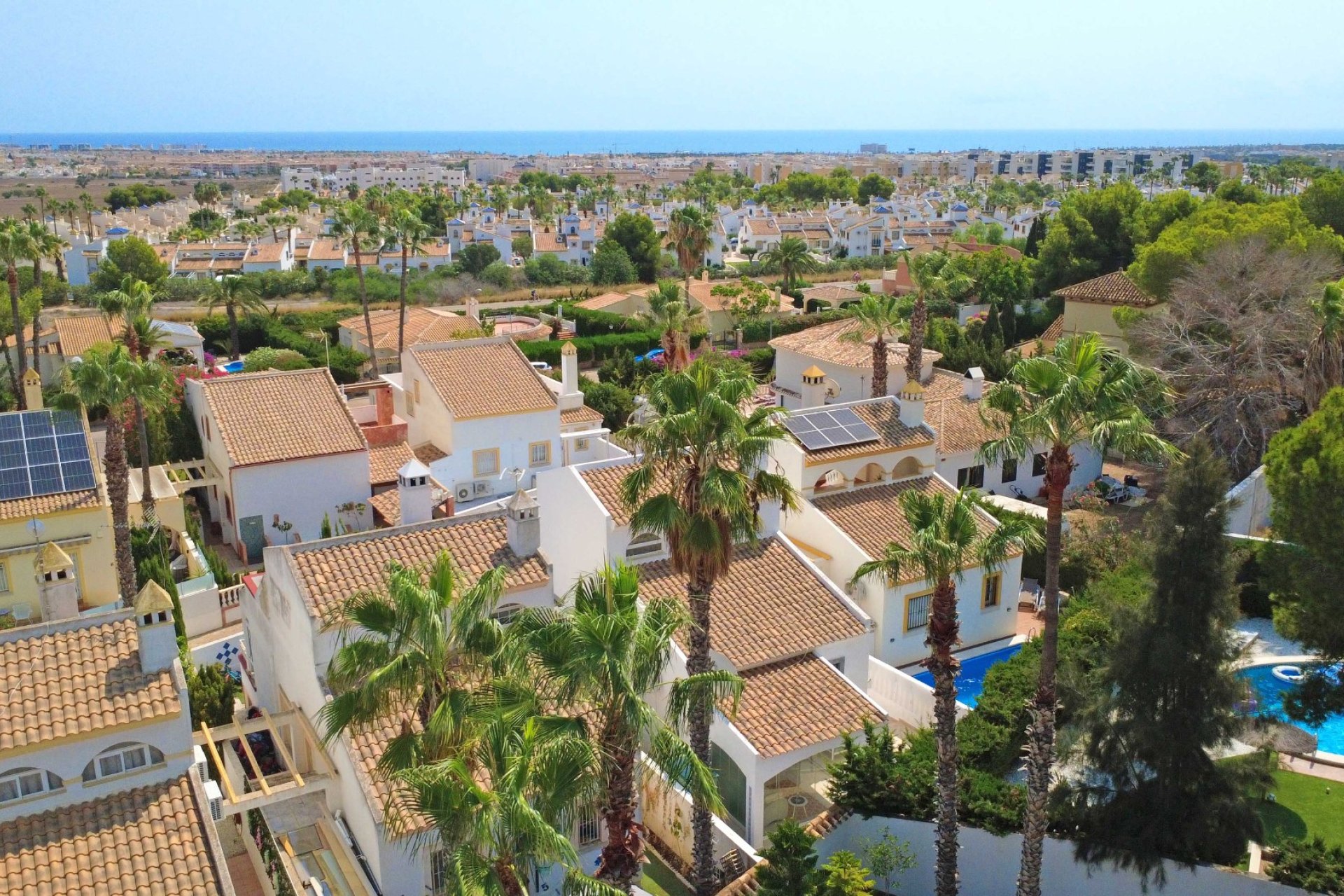 Resale - Villa -
Orihuela Costa - Villamartín