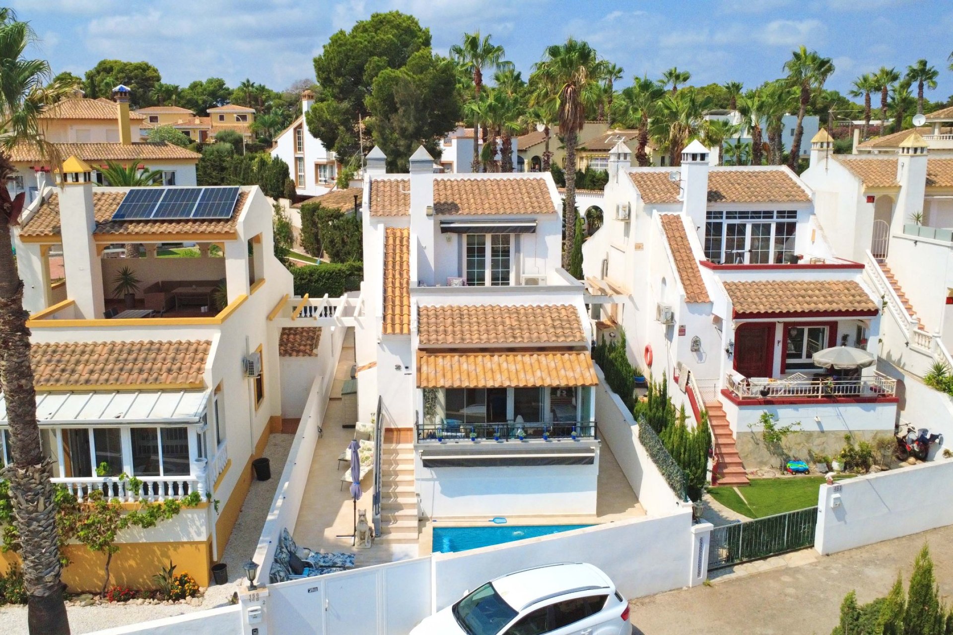 Resale - Villa -
Orihuela Costa - Villamartín