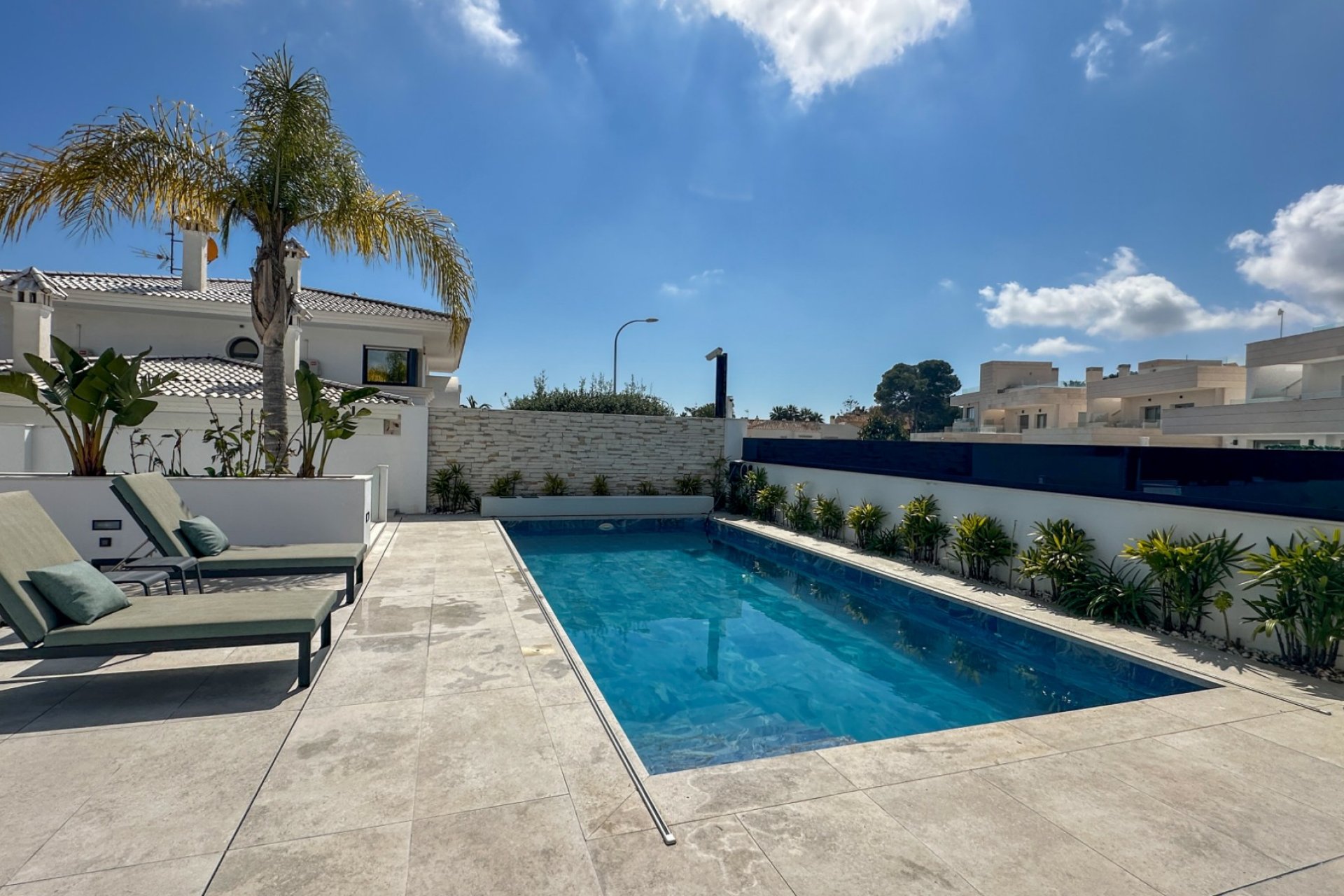 Resale - Villa -
Orihuela Costa - Villamartín