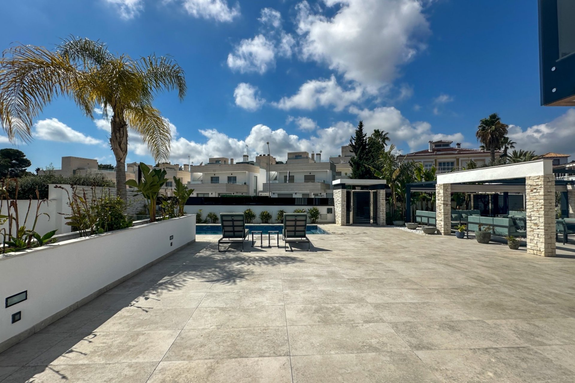 Resale - Villa -
Orihuela Costa - Villamartín