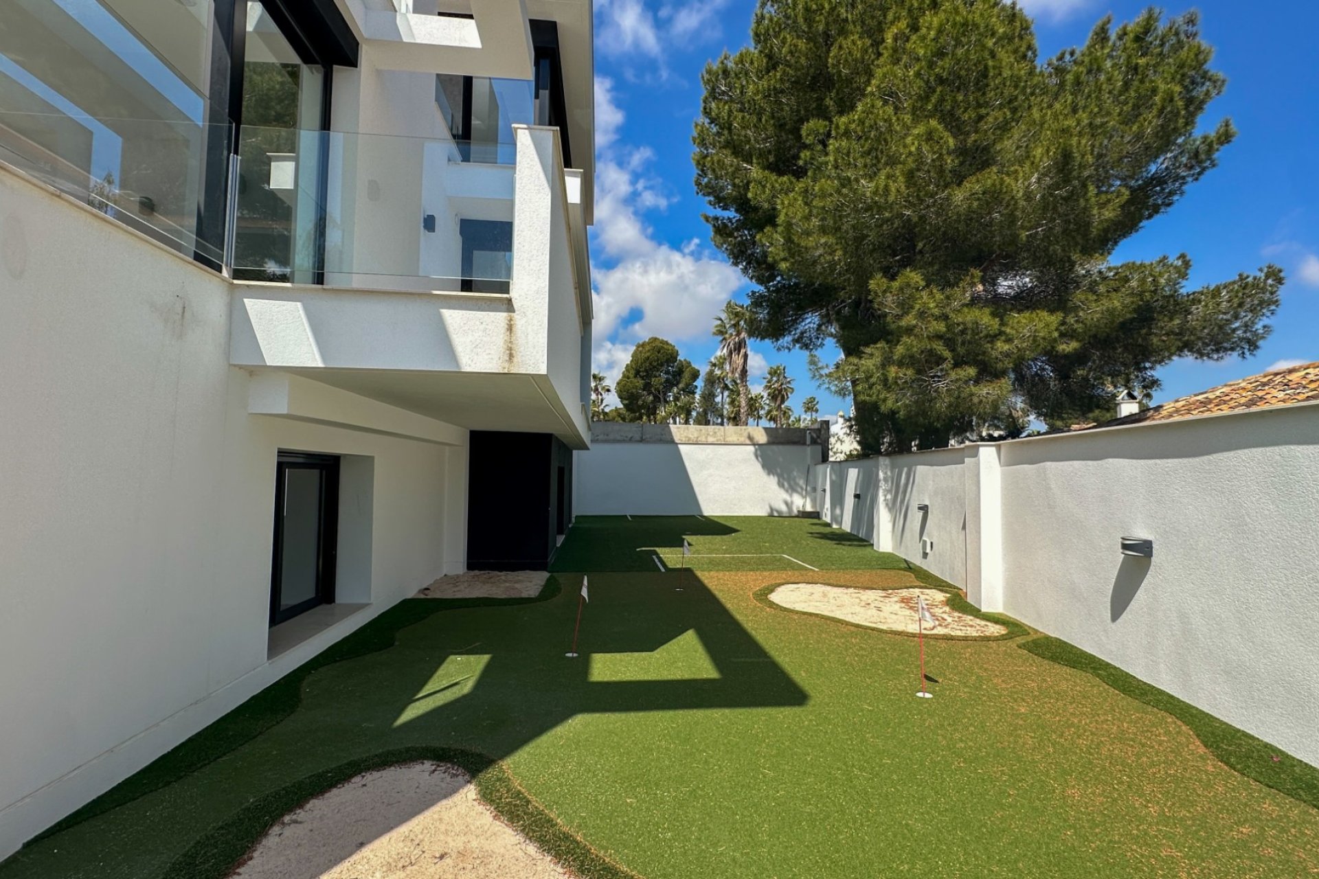 Resale - Villa -
Orihuela Costa - Villamartín