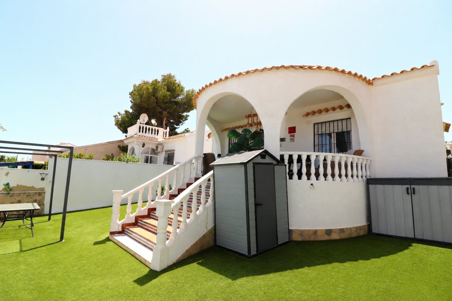 Resale - Villa -
Orihuela Costa - Villamartín