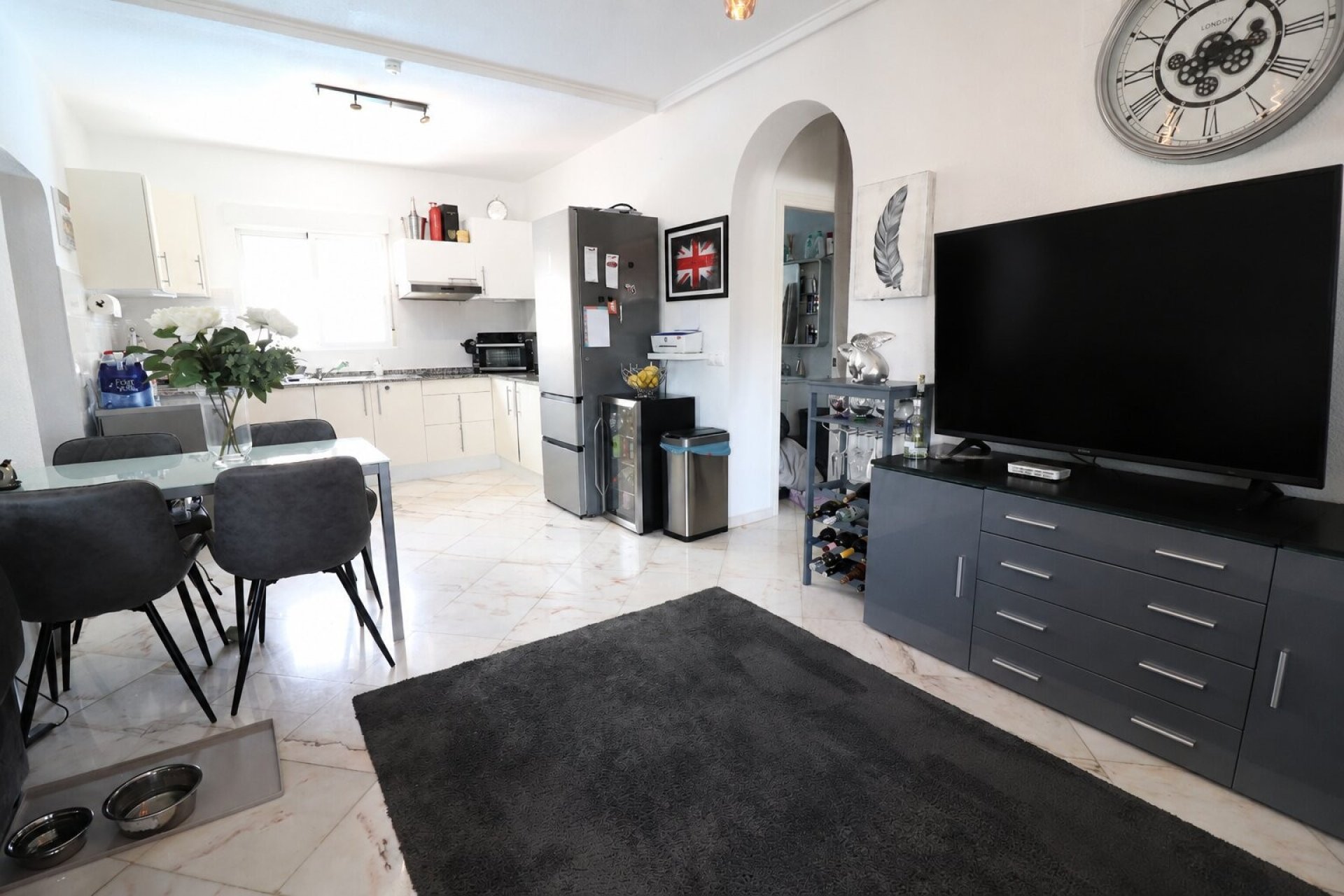 Resale - Villa -
Orihuela Costa - Villamartín