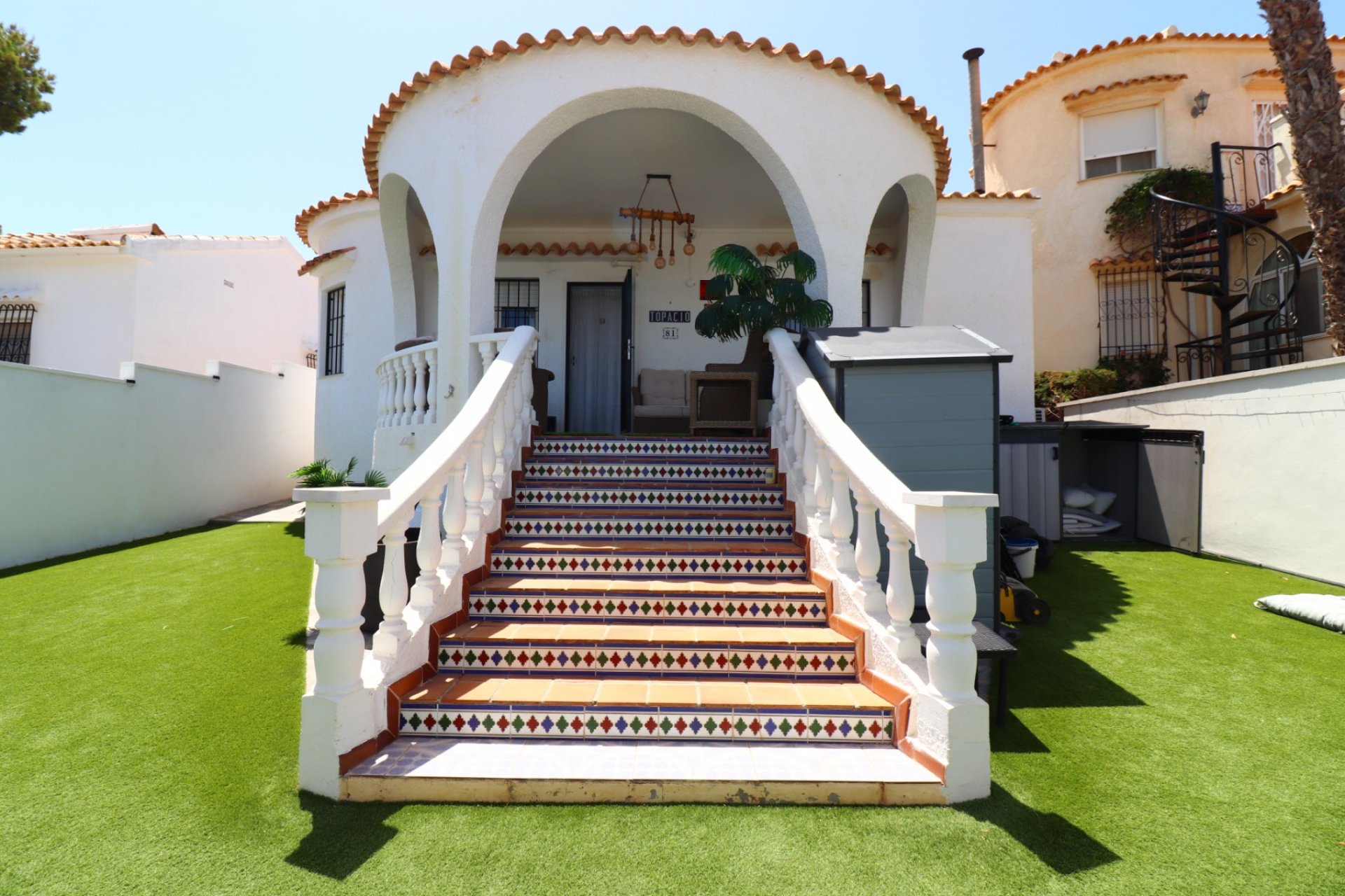 Resale - Villa -
Orihuela Costa - Villamartín