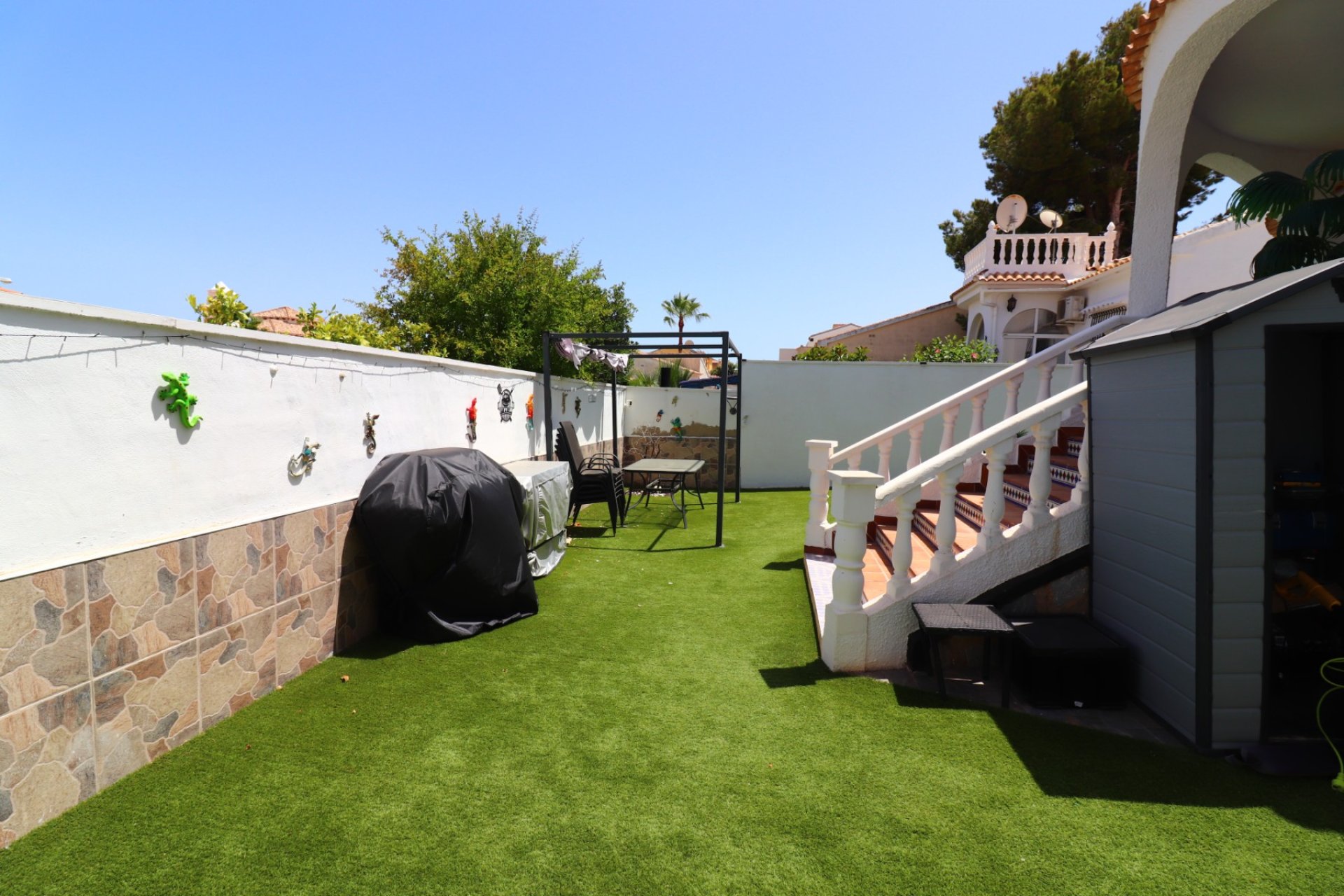 Resale - Villa -
Orihuela Costa - Villamartín