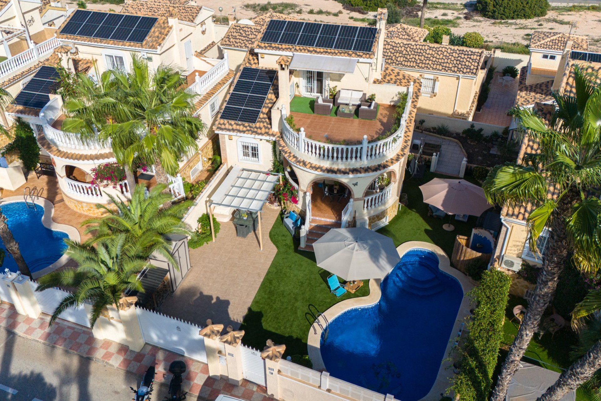Resale - Villa -
Santa Pola - Gran Alacant