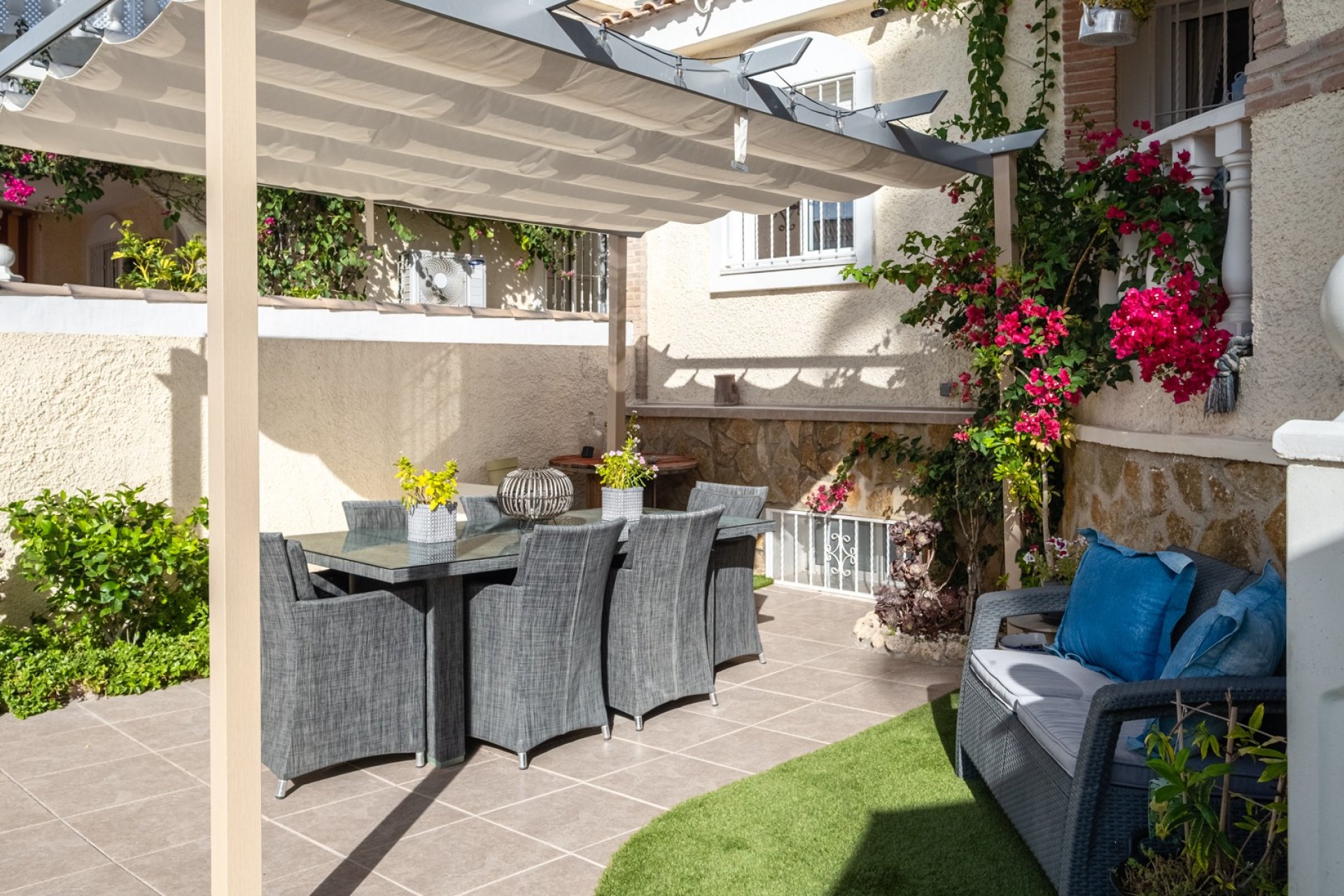 Resale - Villa -
Santa Pola - Gran Alacant