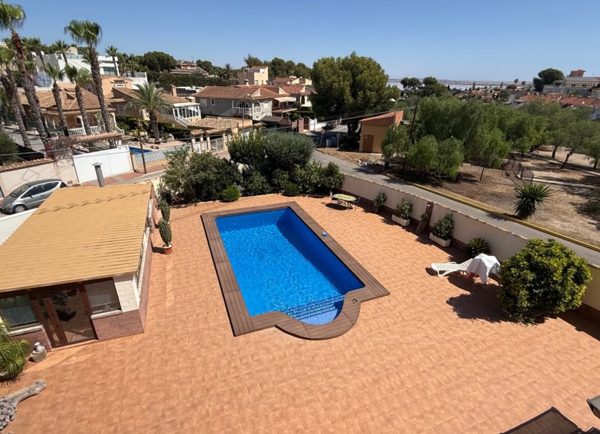 Resale - Villa -
Torrevieja - Costa Blanca