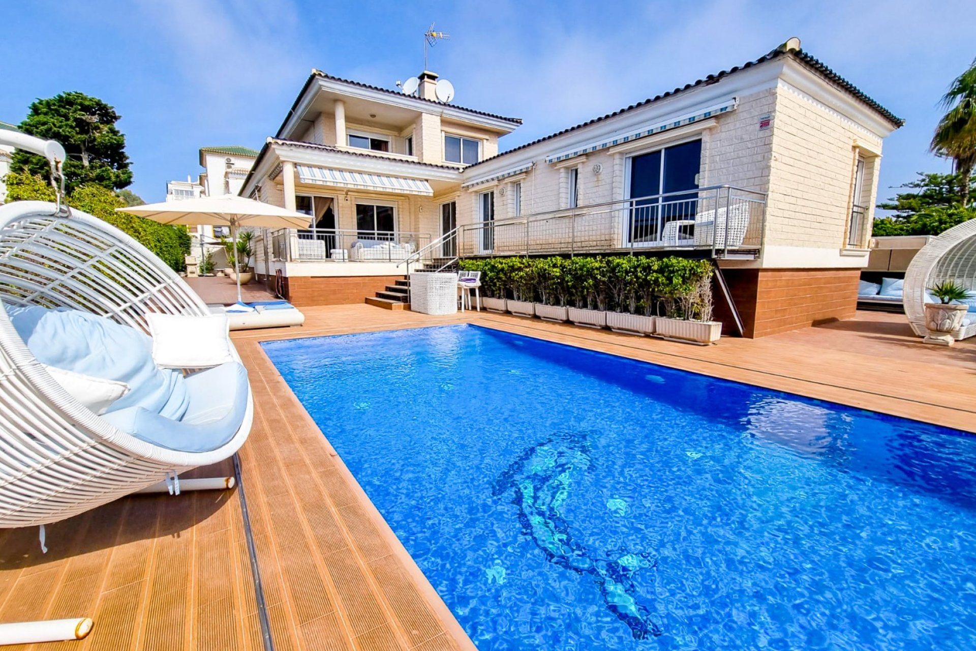 Resale - Villa -
Torrevieja - La Mata