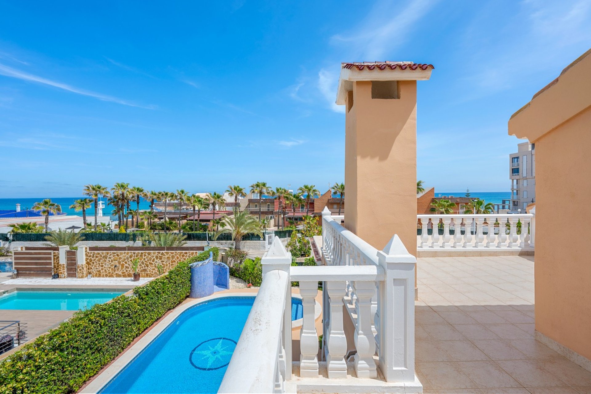 Resale - Villa -
Torrevieja - La Mata