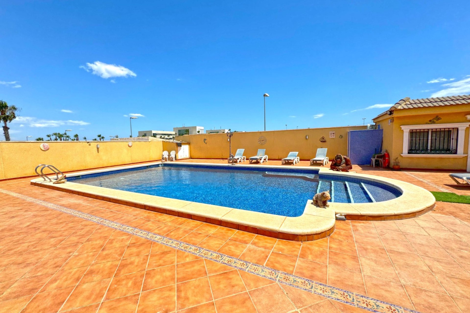 Resale - Villa -
Torrevieja - Los Balcones