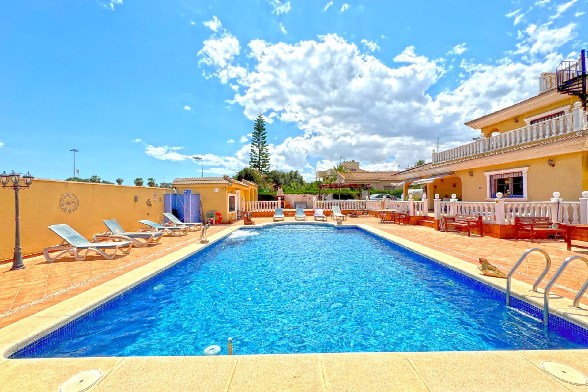 Resale - Villa -
Torrevieja - Los Balcones