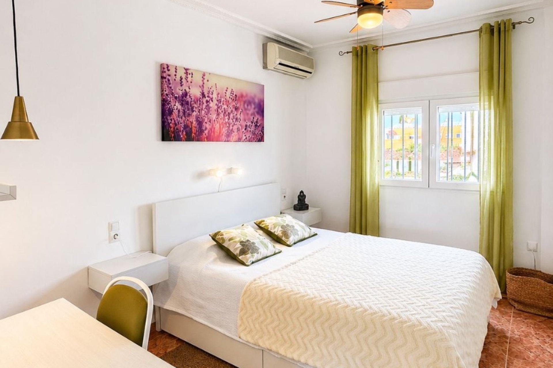 Resale - Villa -
Torrevieja - Nueva Torrevieja