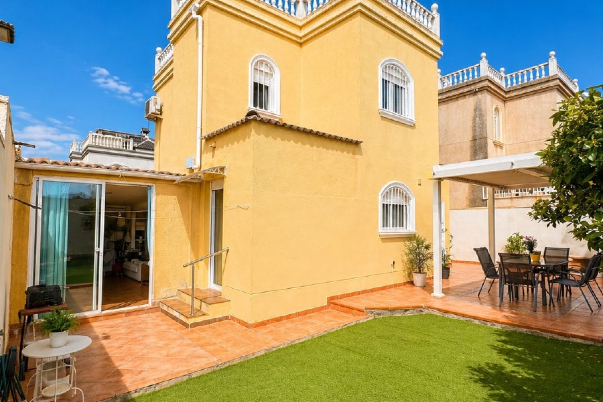 Resale - Villa -
Torrevieja - Nueva Torrevieja