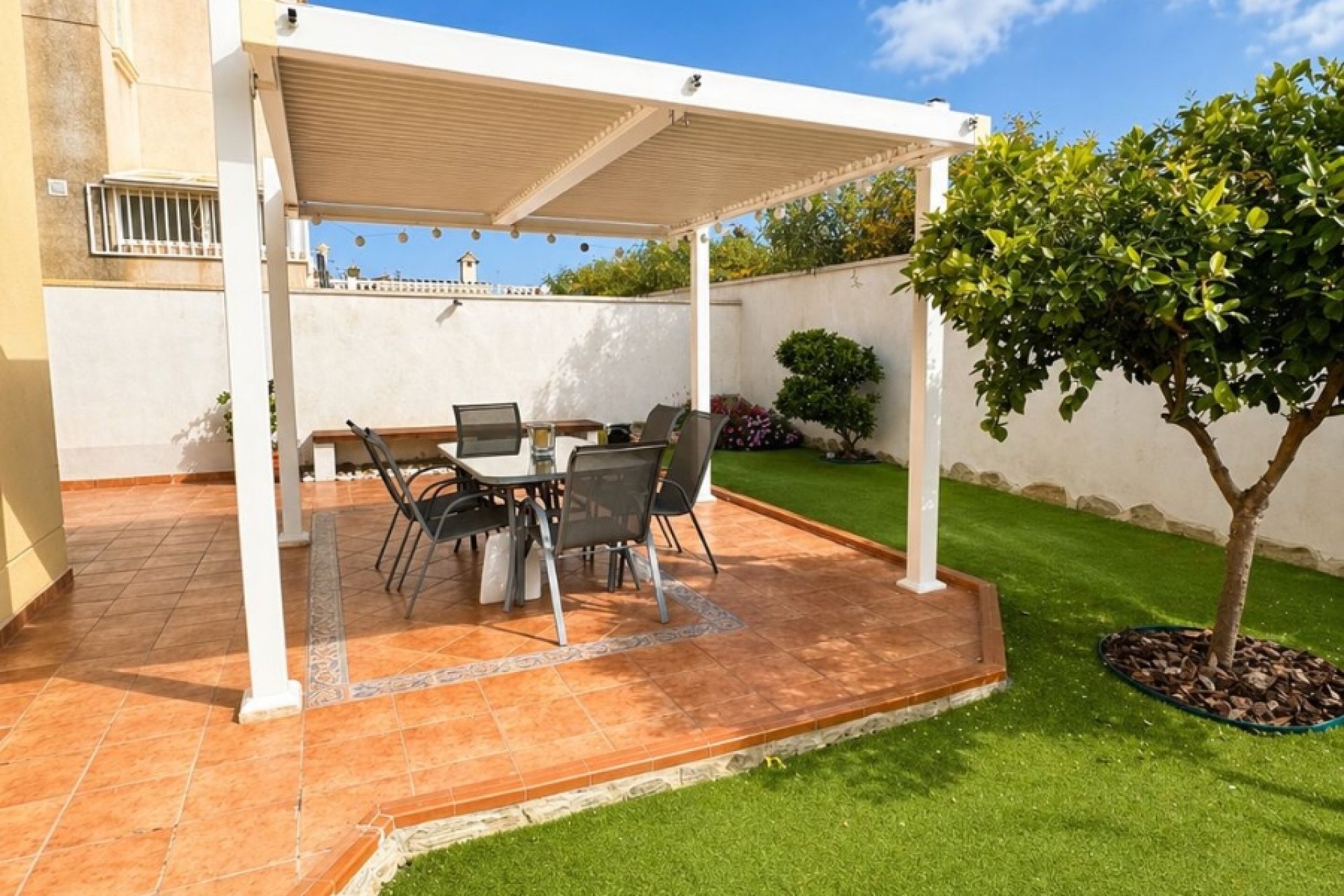 Resale - Villa -
Torrevieja - Nueva Torrevieja