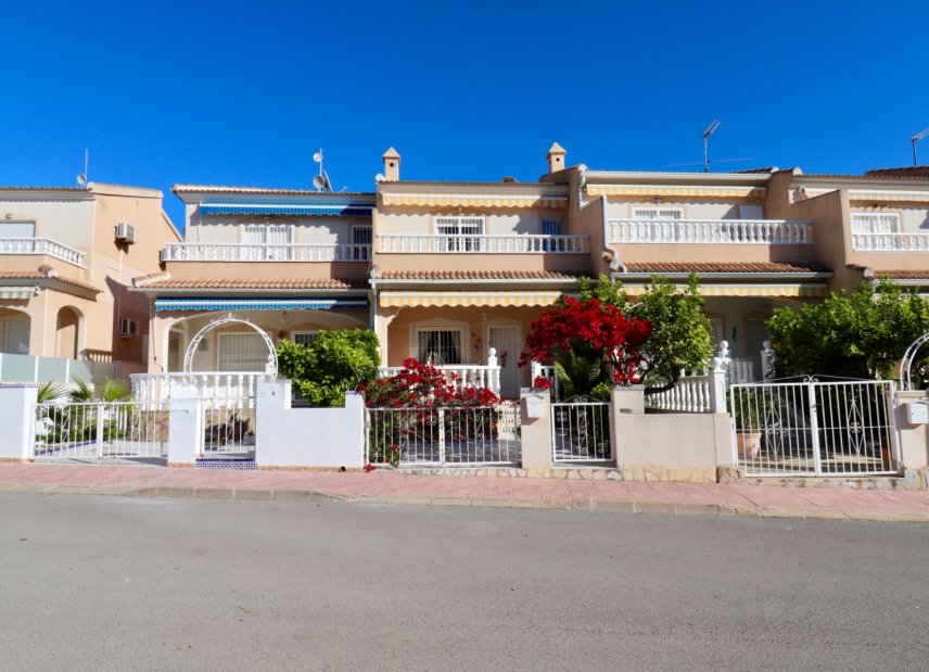 Reventa - Adosado -
Ciudad Quesada - Doña Pepa