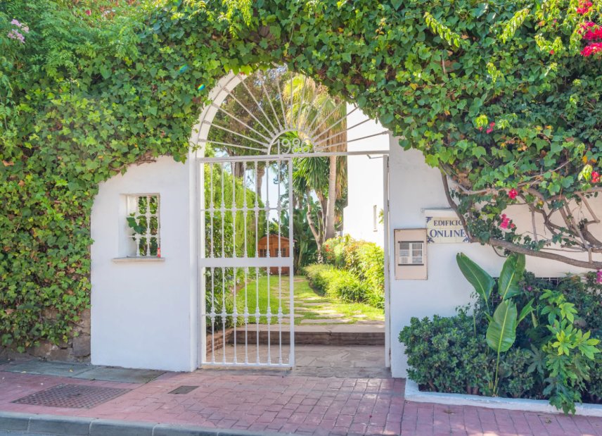 Reventa - Adosado -
Marbella - Puerto Banús