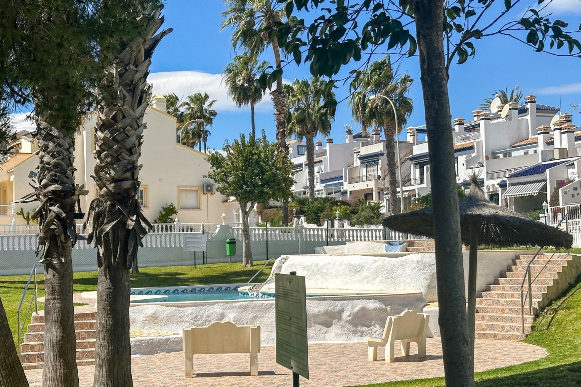 Reventa - Adosado -
Orihuela Costa - Los Dolses