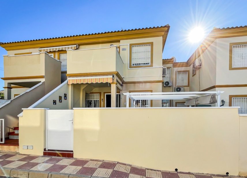 Reventa - Adosado -
Orihuela Costa - Playa Flamenca