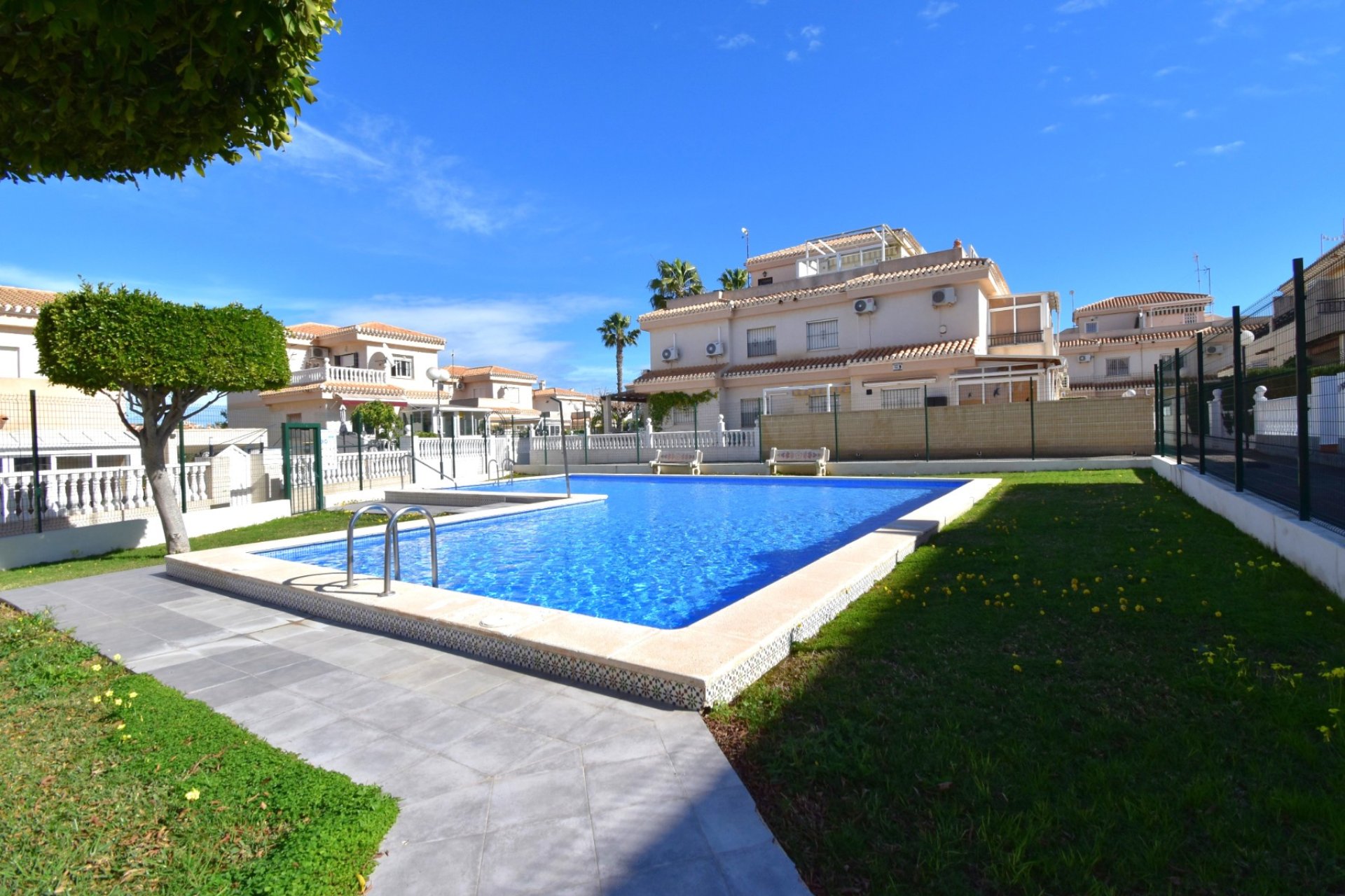 Reventa - Adosado -
Orihuela Costa - Playa Flamenca