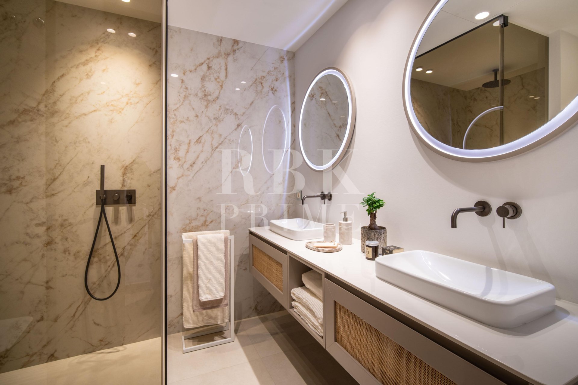 Reventa - apartment -
Malaga - Benahavís