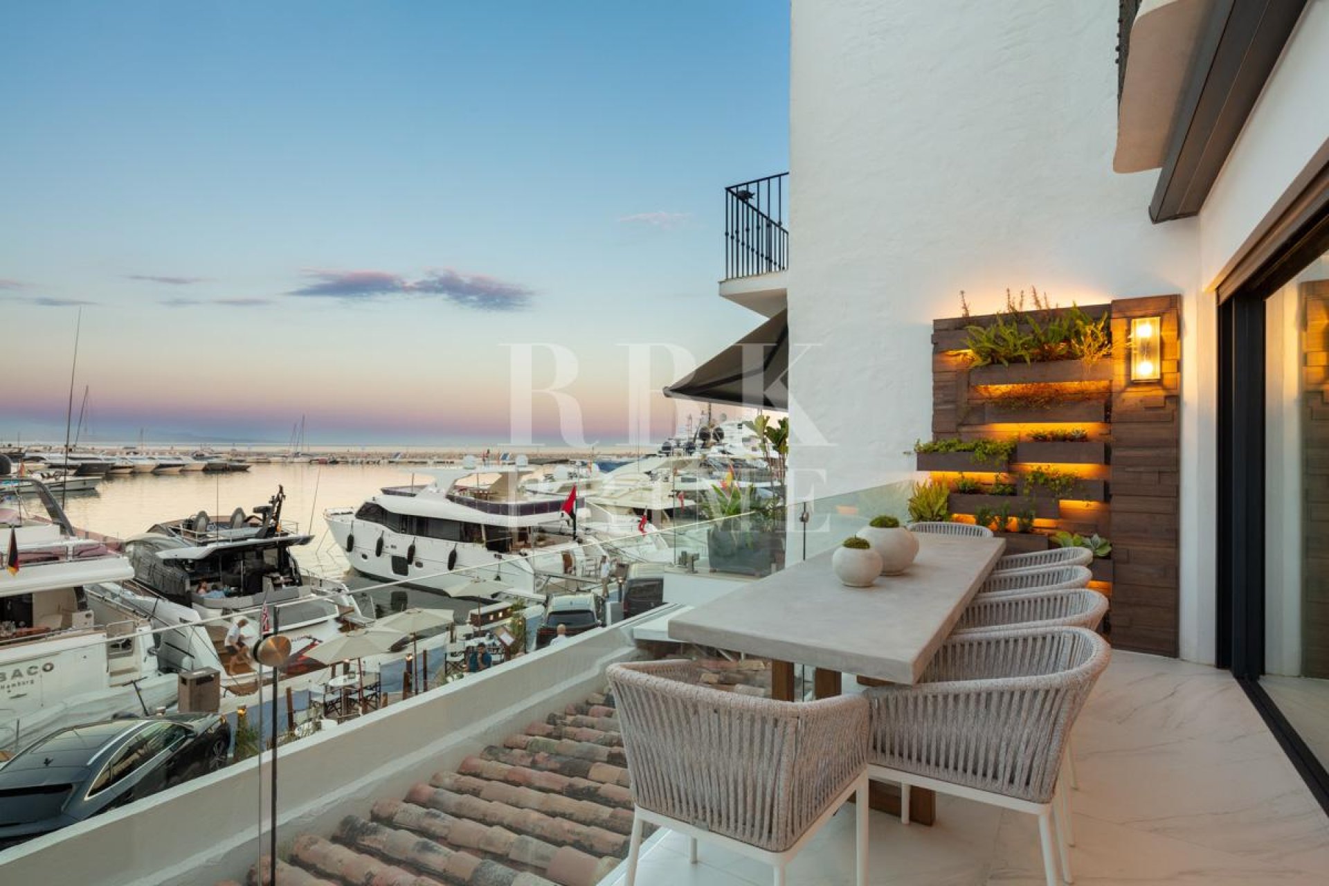 Reventa - apartment -
Malaga - Nueva Andalucía