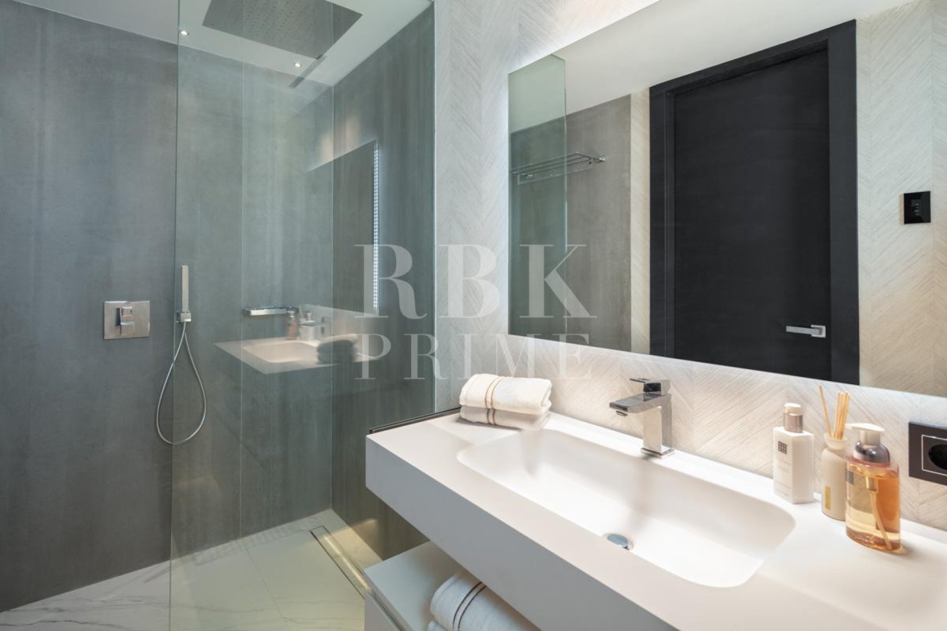 Reventa - apartment -
Malaga - Nueva Andalucía