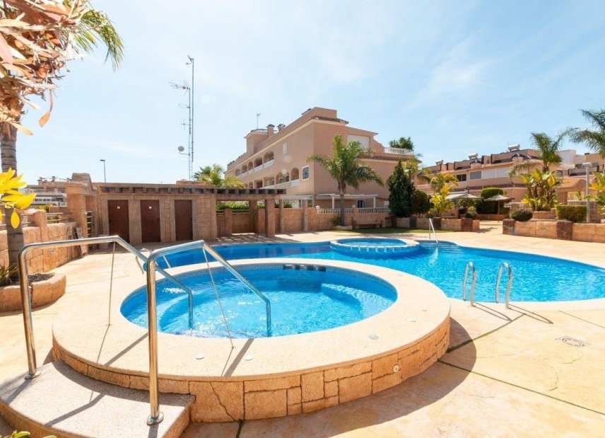 Reventa - apartment -
Orihuela Costa - Los Dolses